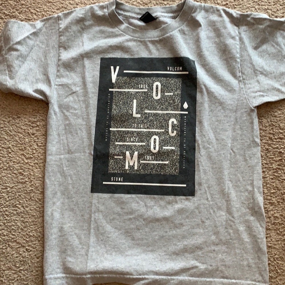 Boys volcom tee